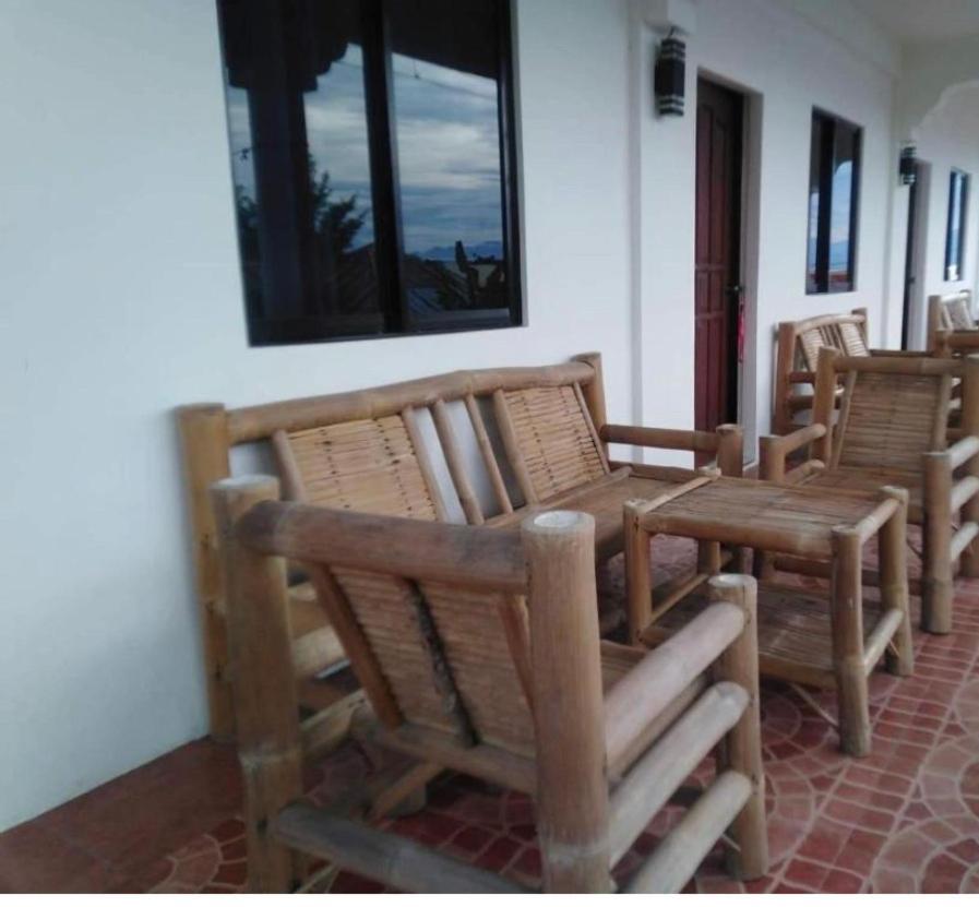 Pescador View - Beachfront & Nearby The Ocean Hostels & Restaurant Moalboal Exterior photo