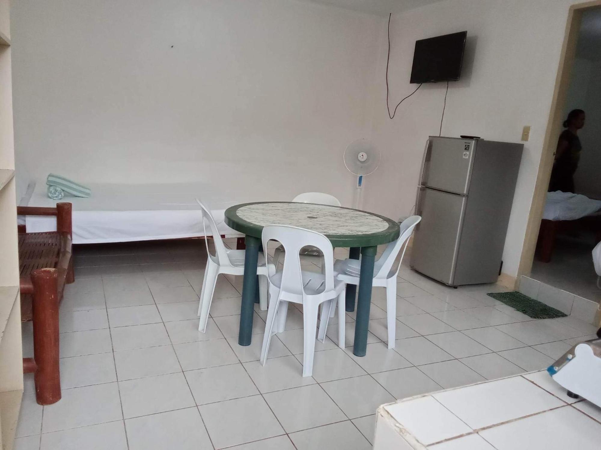 Pescador View - Beachfront & Nearby The Ocean Hostels & Restaurant Moalboal Exterior photo