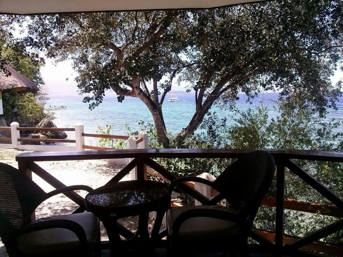Pescador View - Beachfront & Nearby The Ocean Hostels & Restaurant Moalboal Exterior photo
